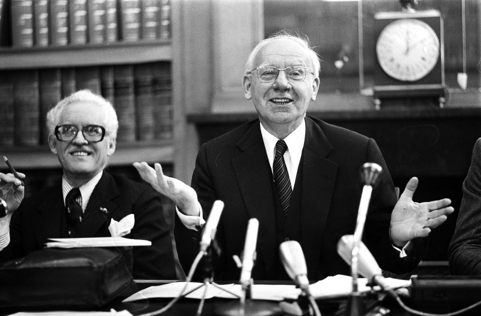 Nieuwjaarsreceptie Tweede Kamer voorzitter Vondeling me persconferentie over ber, Bestanddeelnr 930-0691