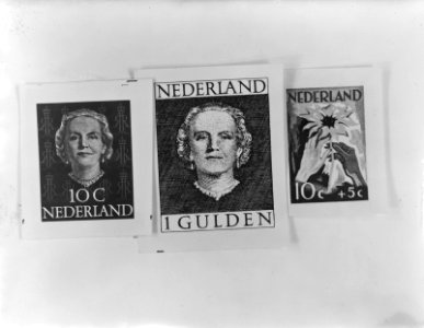 Nieuwe postzegels 2 x AM en 1 x Rode Kruis, Bestanddeelnr 903-4744