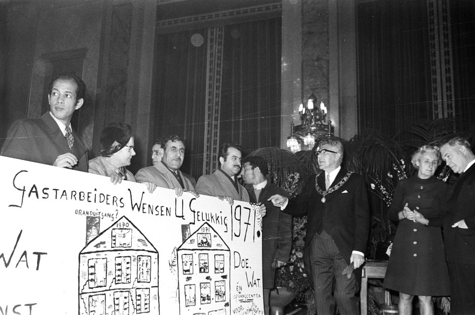 Nieuwjaarsreceptie van burgemeester en mevrouw Thomassen van Rotterdam een aant, Bestanddeelnr 924-1382