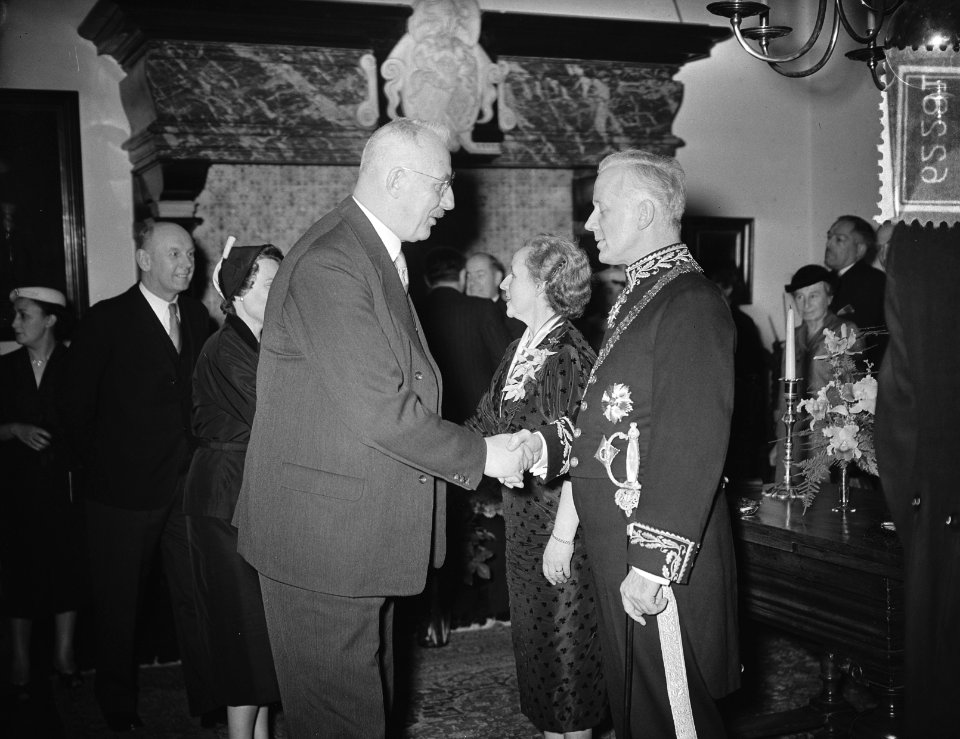 Nieuwjaarsreceptie Stedelijk Museum Amsterdam, Bestanddeelnr 906-2281