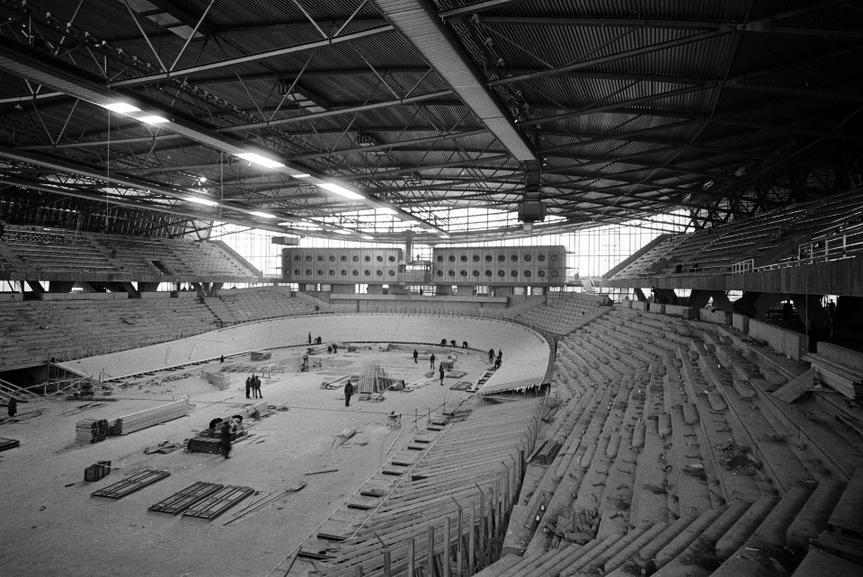 Nieuwe sportententoonstellingscomplex Ahoy in Rotterdam-Z bijna gereed interieu, Bestanddeelnr 924-0794