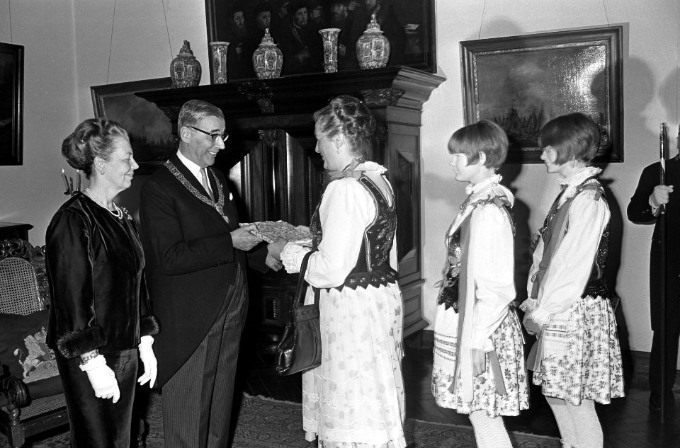 Nieuwjaarsreceptie van Burgemeester Van Hall, Bestanddeelnr 919-9435