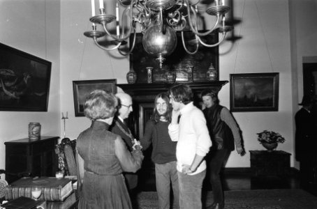 Nieuwjaarsreceptie burgemeester Samkalden van Amsterdam in Stedelijk Museum, Bestanddeelnr 924-1436
