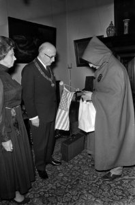 Nieuwjaarsreceptie burgemeester Samkalden van Amsterdam in Stedelijk Museum, Bestanddeelnr 924-1432