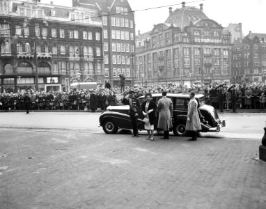 Nieuwjaarsreceptie voor Corps Dipl op Paleis op den Dam Aankomst koninklijk paa, Bestanddeelnr 913-4401