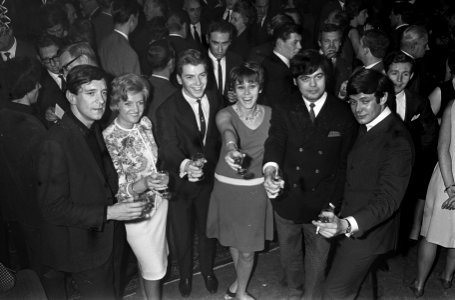 Nieuwjaarsreceptie van Phonogram te Hilversum, v.l.n.r. Ramses Shaffy, Mieke Tel, Bestanddeelnr 918-6292