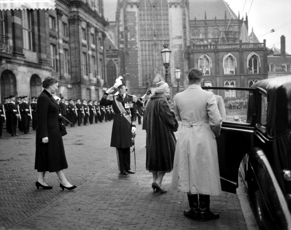 Nieuwjaarsreceptie ten Paleize te Amsterdam gehouden door het Koninklijk paar, v, Bestanddeelnr 910-9224