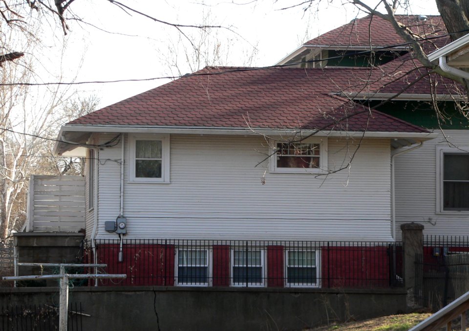Newton house (Sioux City) E end from N 1