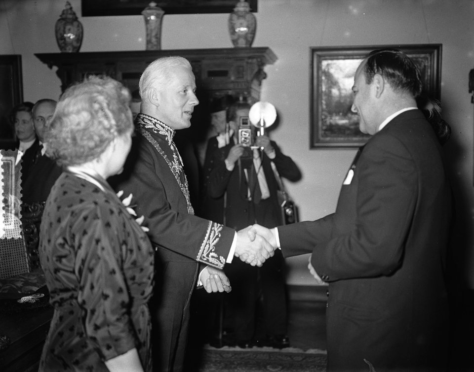 Nieuwjaarsreceptie Stedelijk Museum Amsterdam, Bestanddeelnr 906-2282