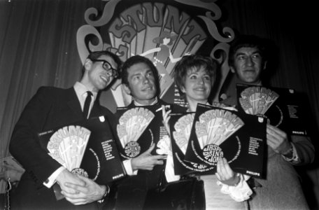 Nieuwjaarsreceptie Phonogram Ruud Bos , Guus Vleugel , Jasperina de Jong en Erik, Bestanddeelnr 920-9582
