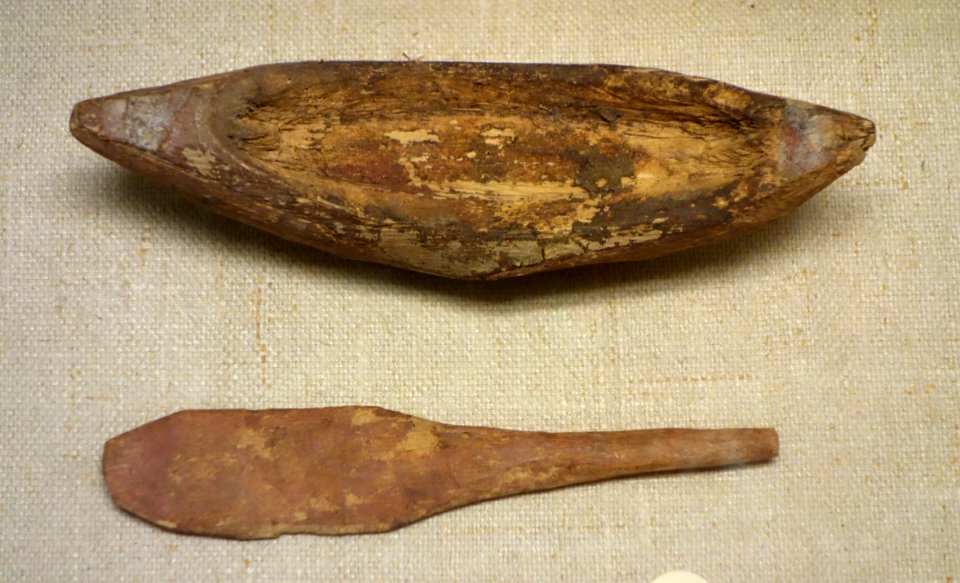 Ngula miniature pirogue - Kongo - Royal Museum for Central Africa - DSC05738