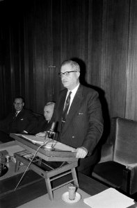 Nieuwjaarsreceptie NS te Utrecht, v.l.n.r. ing. Koster (directeur), ing. J. Lohm, Bestanddeelnr 915-9298