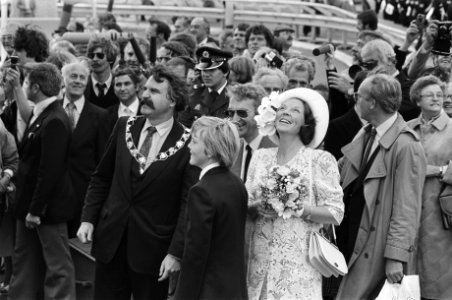 Nieuwe Willemsbrug in Rotterdam door Koningin Beatrix en Willem Alexander offici, Bestanddeelnr 931-5740