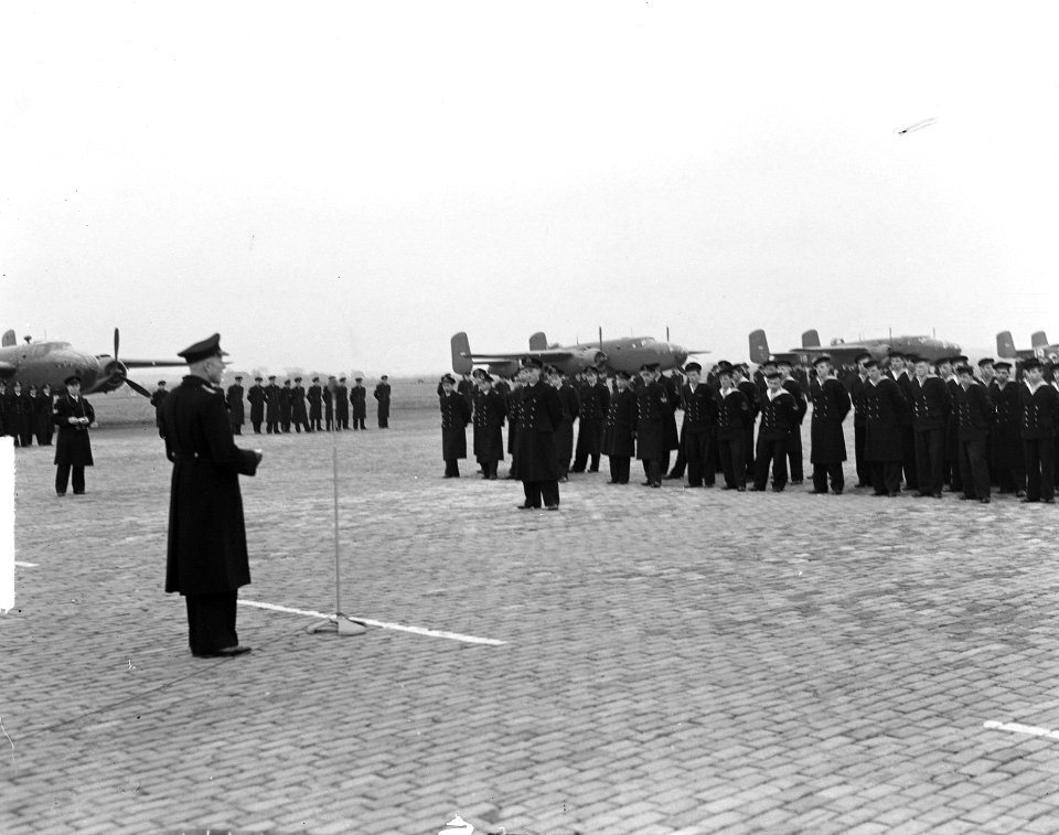 Nieuwe squadrons 1 en 320 op Valkenburg, Bestanddeelnr 903-2783