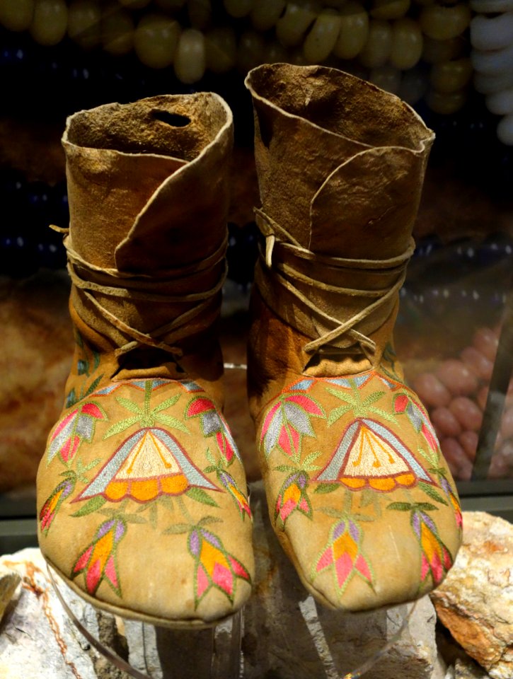 Nez Perce (probably) moccasins, c. 1900 - Bata Shoe Museum - DSC00554