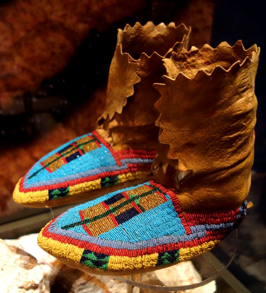 Nez Perce moccasins, c. 1890 - Bata Shoe Museum - DSC00563