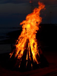 New-Years-Eve-Burnie-Bonfire-20151231-002