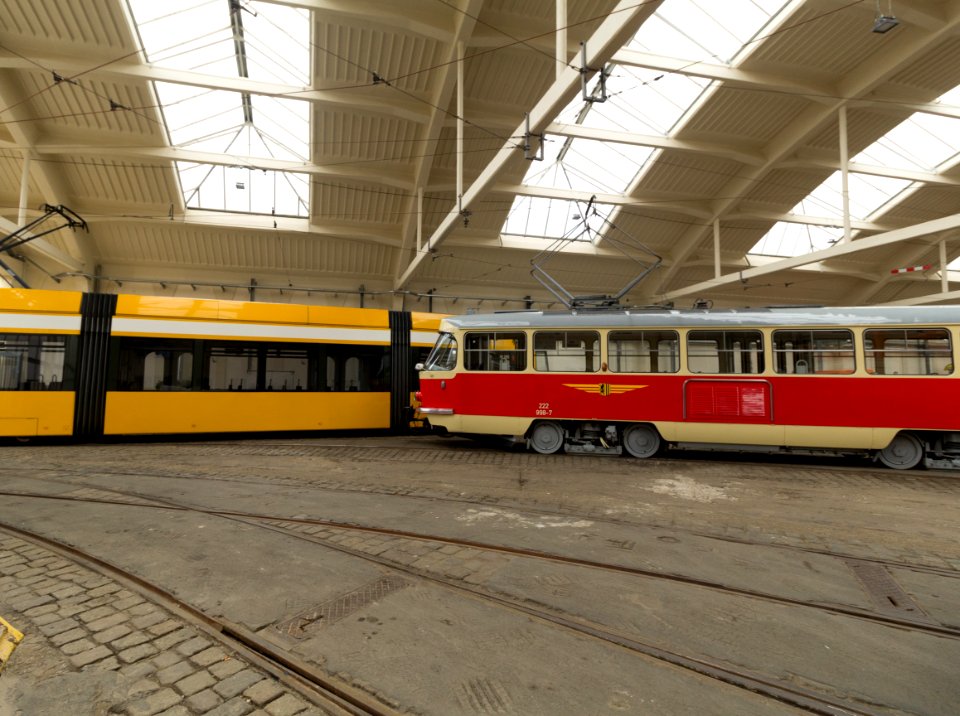 NGT und Tatra im Betriebshof Waltherstraße
