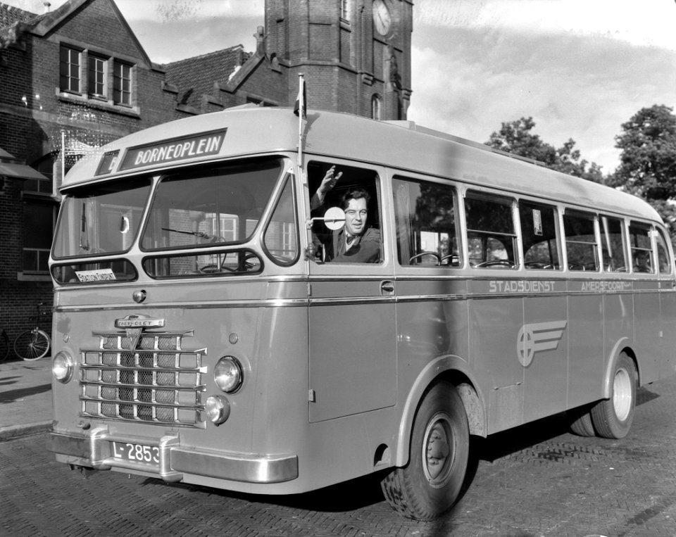 Newyorkse chauffeur Bennan rijdt in Amersfoort, Bestanddeelnr 905-3294