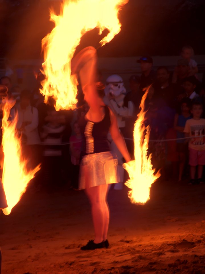 New-Years-Eve-Burnie-Fire-Show-20151231-004