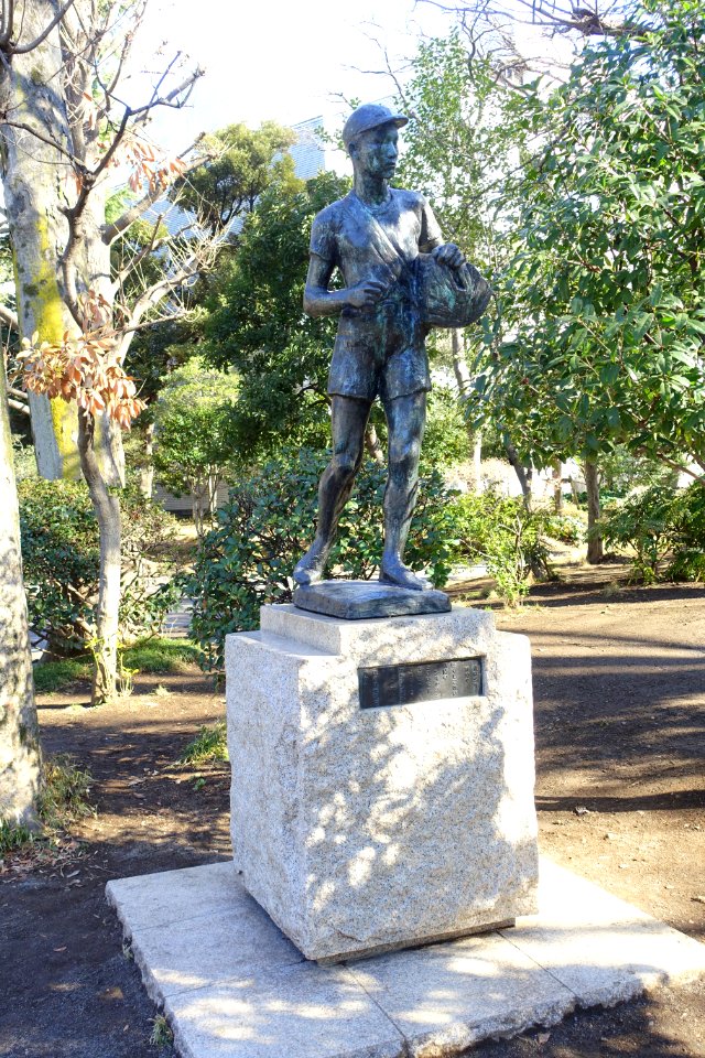 Newspaper Delivery Boy - Arisugawa-no-miya Memorial Park - DSC06846