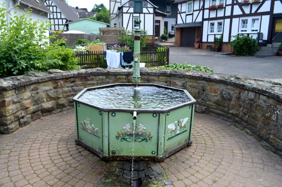 Niederdreisbach, Gusseiserner Brunnen