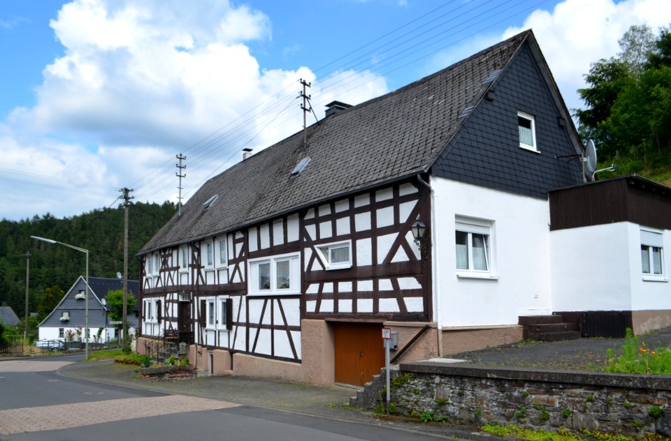 Niederdreisbach, Denkmalstraße 9 (1)