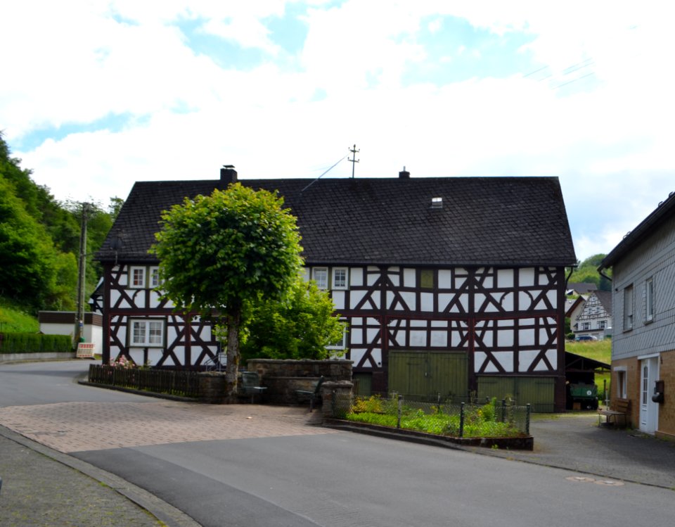 Niederdreisbach, Denkmalstraße 20