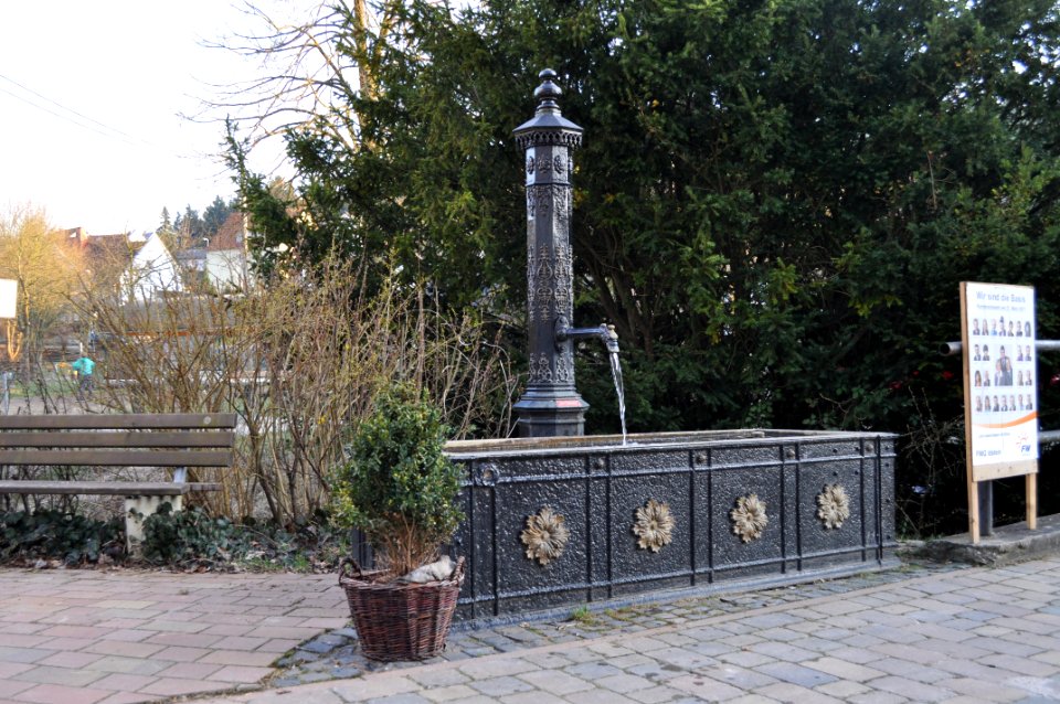 Niederauroff, Brunnen