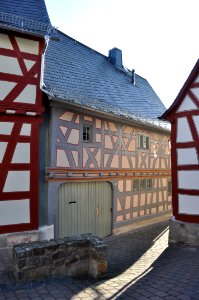 Niederbrechen, Bergstraße 16