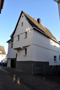 Niederbrechen, Bergstraße 10