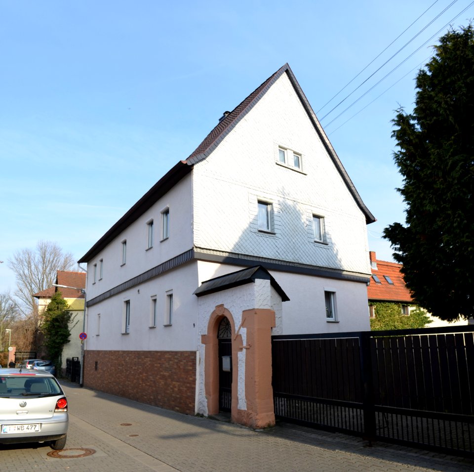 Nieder-Erlenbach, Obere Burggasse 4