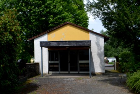 Nieder-Florstadt, Alter Friedhof, Trauerhalle