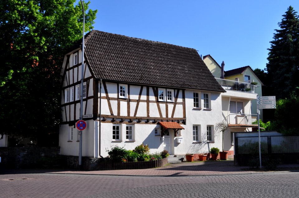 Niederhöchstadt, Kronberger Straße 1