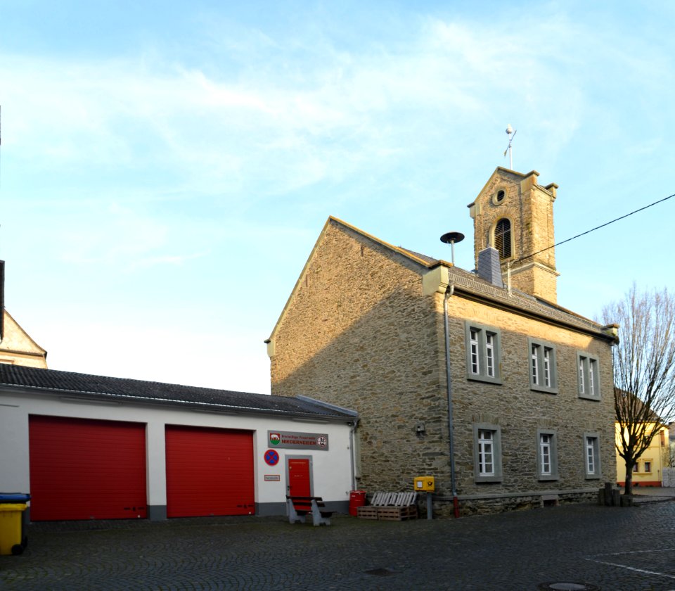 Niederneisen, Rathaus (3)