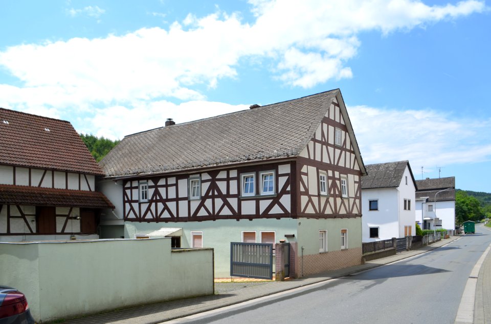 Niederquembach, Quembachallee 19