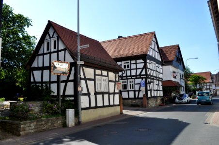Niederhöchstadt, Hauptstraße 295-297