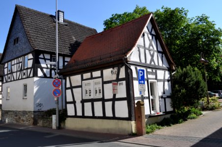 Niederhöchstadt, Hauptstraße 293-295