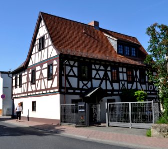 Niederhöchstadt, Hauptstraße 406-408