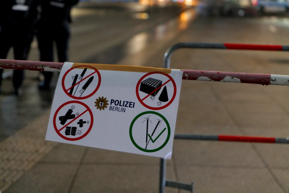 New year 2021 exclusion zone Berlin Alexanderplatz 02