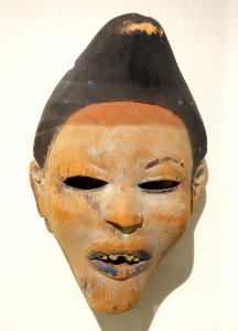 Nganga Diphombe Mask - Yombe people, Lower Congo Province, Democratic Republic of the Congo, 19th century, wood, clay - Brooklyn Museum - Brooklyn, NY - DSC08575