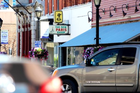 New Paris Shop in Amsterdam, New York