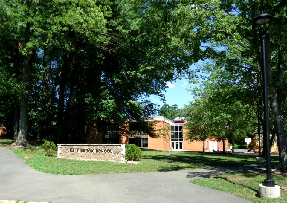 New Providence NJ elementary school with lamppost