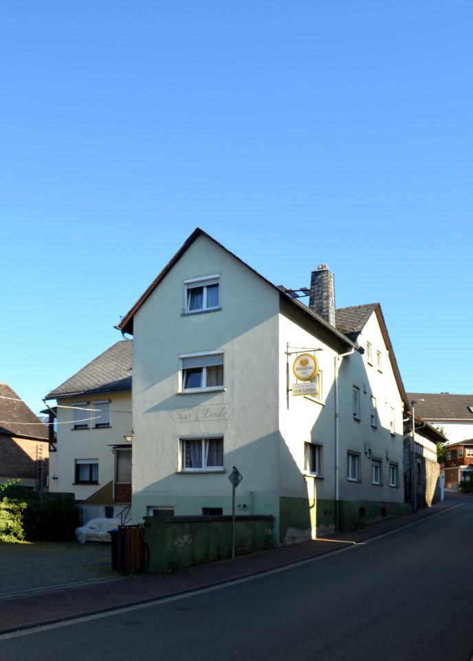 Niederlauken, Gasthaus zur Linde