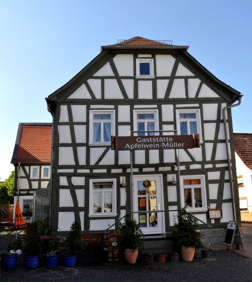 Niederhöchstadt, Hauptstraße 287-289, Front