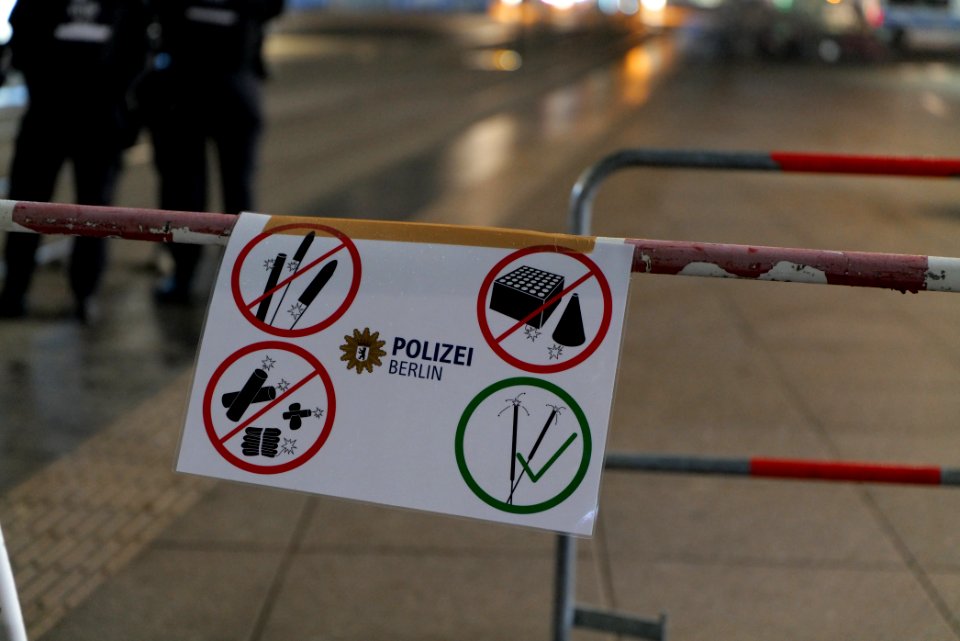 New year 2021 exclusion zone Berlin Alexanderplatz 01
