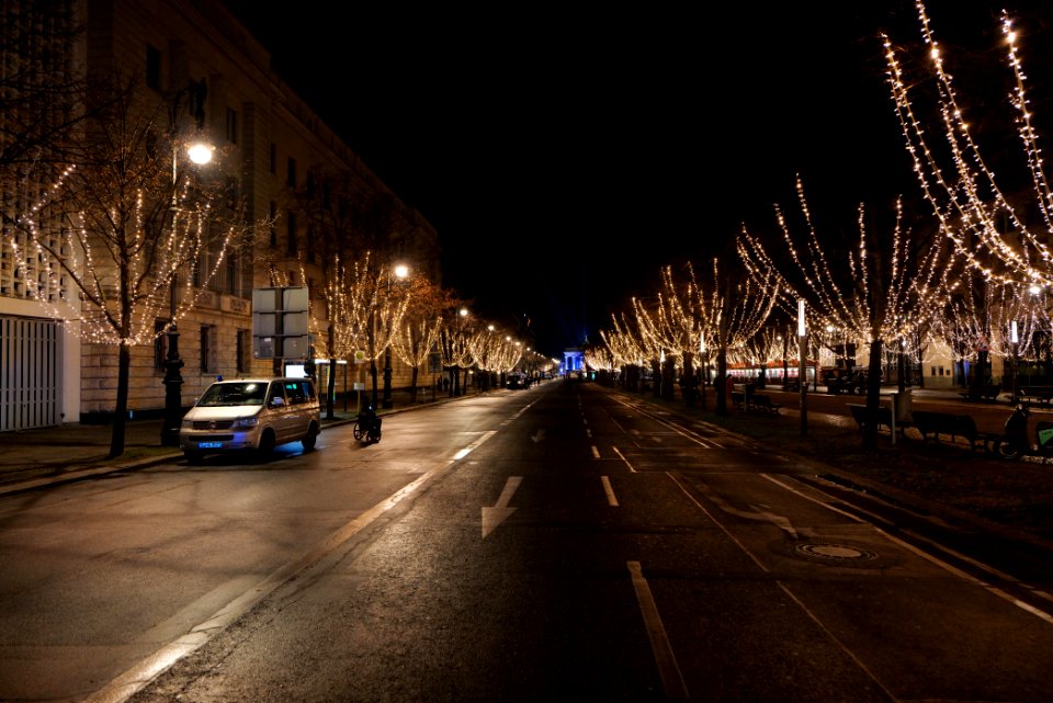 New year 2021 exclusion zone Berlin Unter den Linden 01