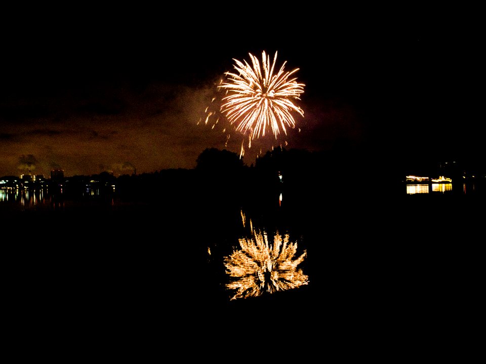 New Year celebration in Berlin-Spandau around Havel 12