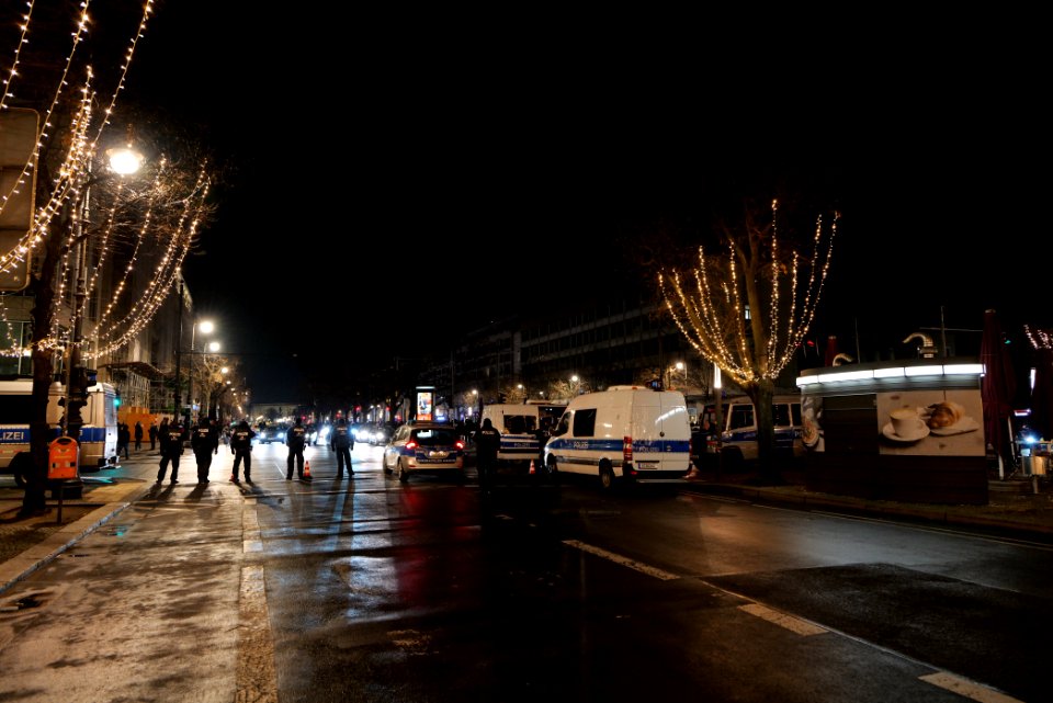 New year 2021 exclusion zone Berlin Unter den Linden 07