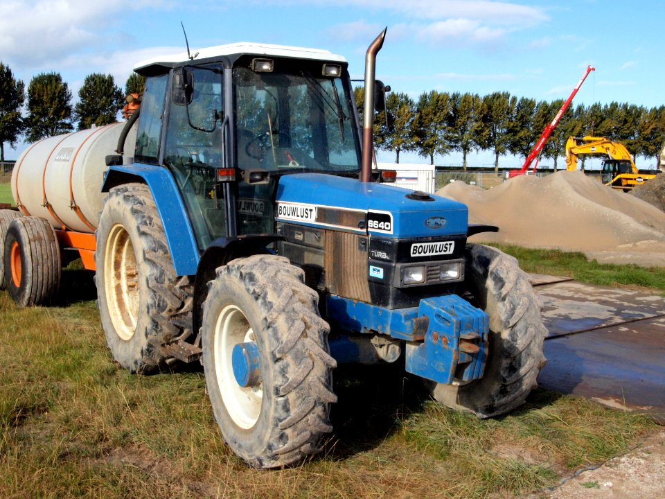 New holland 6640 pic2